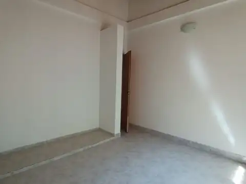 CASA DOS DORMITORIOS EN VENTA - PLOTTIER