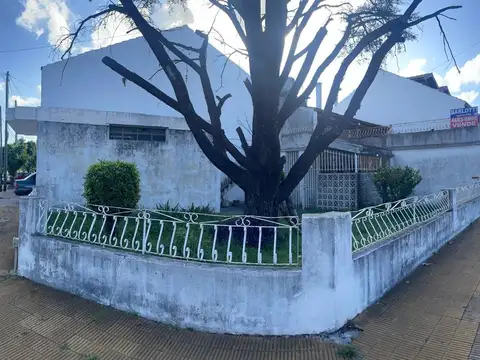 casa 3 ambientes cochera jardin 