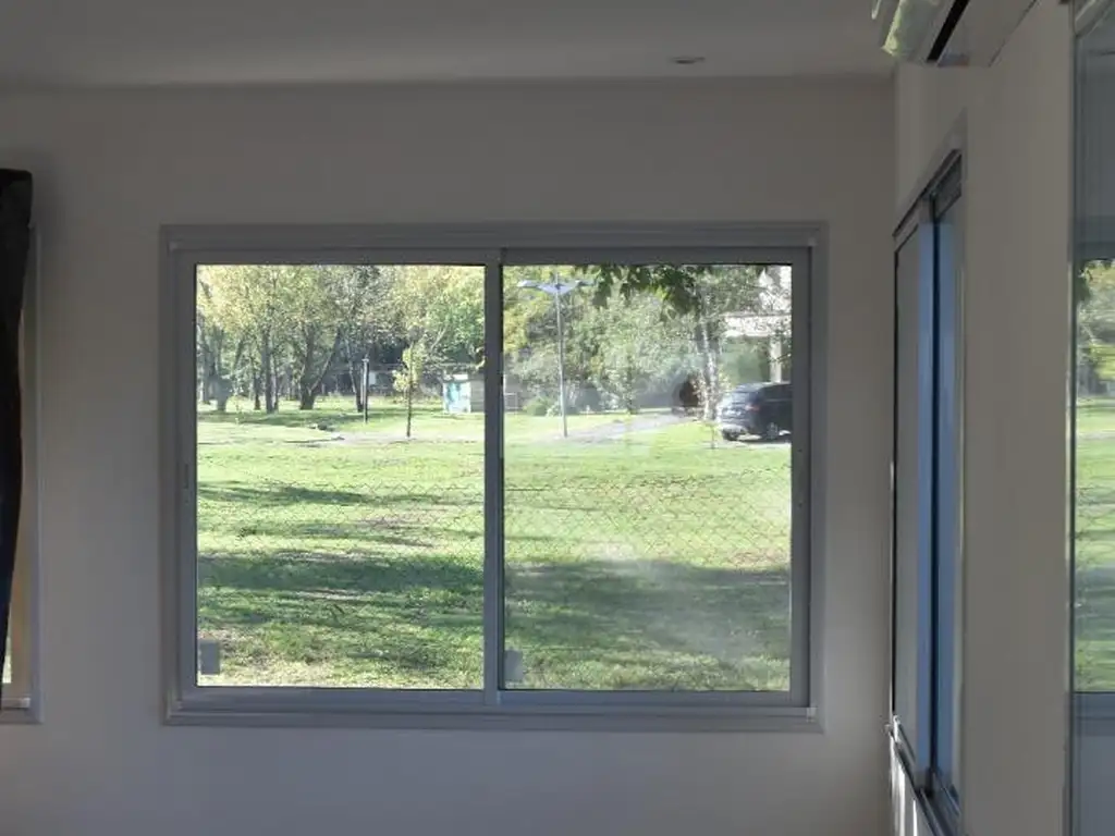 Casa - 230  m² Cubierta | 3 dormitorios | A Estrenar | 3 baños | 4 ambientes | 6 cocheras