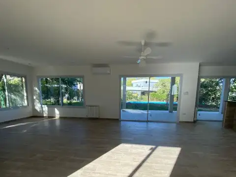 Casa en Alquiler con cochera