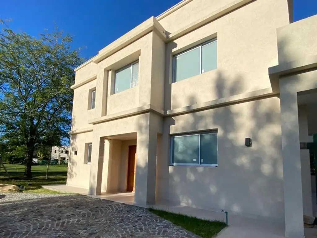 Casa en Alquiler en Fincas de Hudson - 3 dormitorios