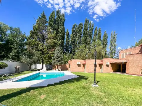 Casa en Venta en Chacras De Coria, USD 500.000