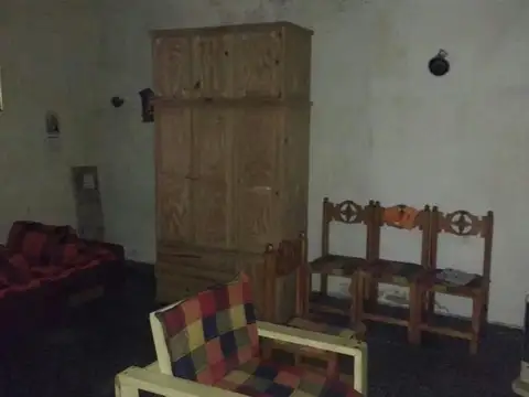 Casa 2 ambientes con 1 baño