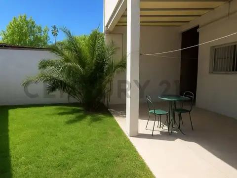 VENTA Casa en Lote Propio con 2 Viviendas | Villa Bosch - Ideal 2 Familias o Renta  - Acepta permuta