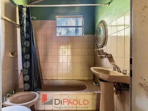 Casa 4 ambientes con 1 baño