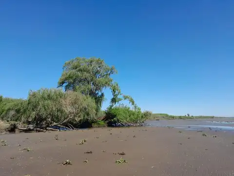 Calle 721 e/ Playa Municipal y Av. Montevideo