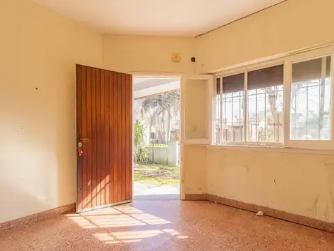 Casa en Venta en Burzaco, USD 47.000