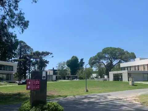 GREENVILLE POLO & RESORT