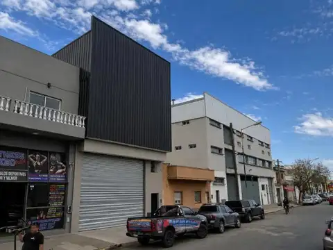 ALQUILER | LOCAL CON DEPOSITO | EXCELENTE UBICACIÓN | A ESTRENAR