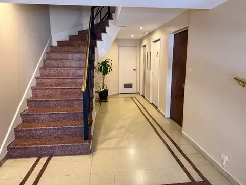 General Enrique Martínez 1300, Piso 1