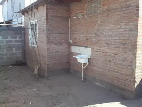 Casa en Alquiler con 1 cochera