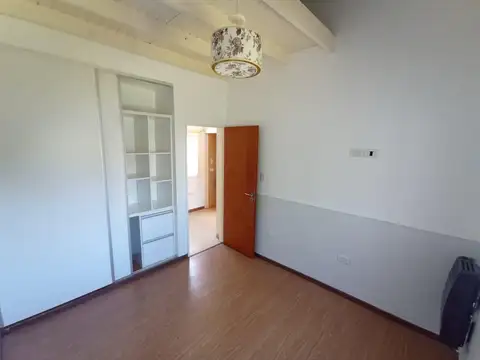 Casa en Alquiler con 2 cocheras