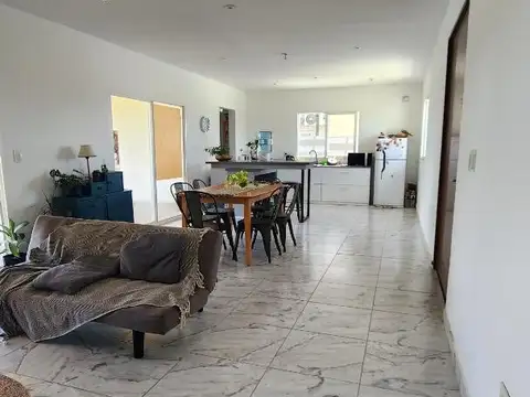 Casa en Venta con 3 cocheras