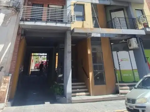 VENDO COCHERA EN PLENO CENTRO, EN CALLE URQUIZA