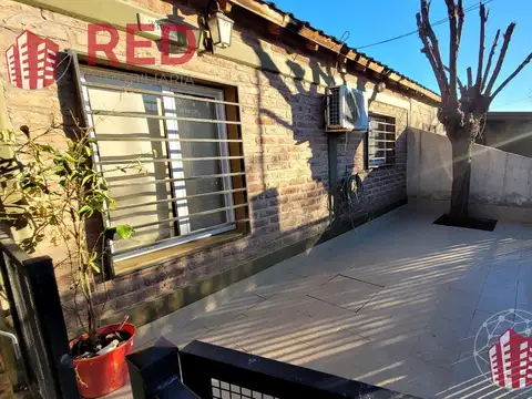 Casa 5 ambientes con 1 baño