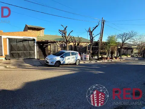 Vende  casa en Neuquén de 3 dormitorios