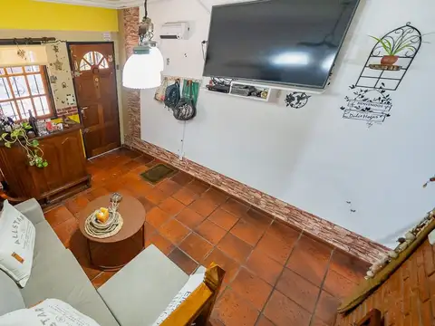 Casa 3 ambientes con 2 baños