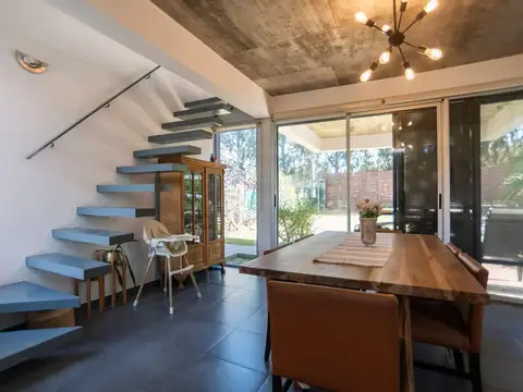 CASA EN VENTA CITY BELL BARRIO CERRADO