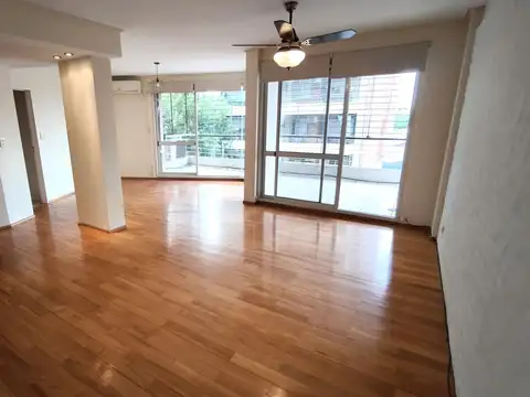 Departamento 3 domitorios con cochera en alquiler
