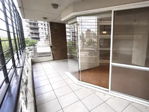 Departamento 3 domitorios con cochera en alquiler