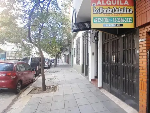 Castro Barros 1000, Piso pb