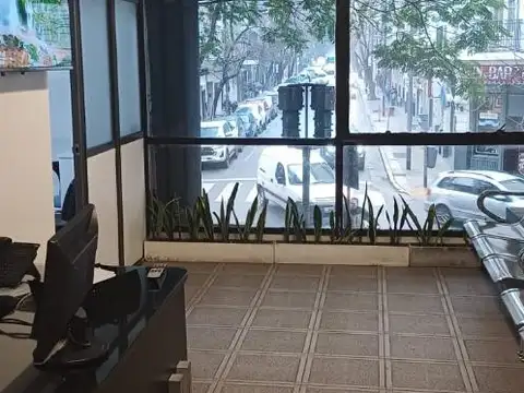 Oficina 5 ambientes con 1 baño