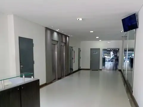 Avenida Álvarez Thomas 600, Piso 1