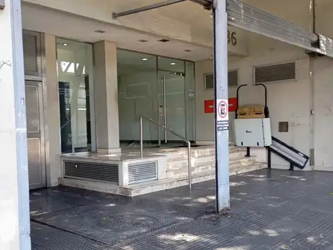 Oficina. Dueño Financia CONTADO U$60.000 + 22 Cuotas U$1.250 VENTA en Colegiales