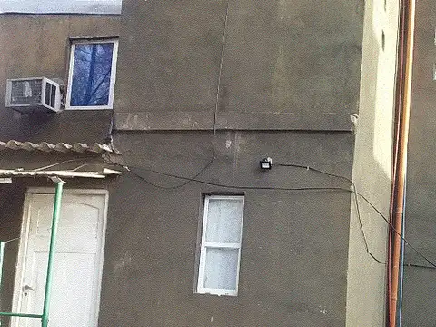 3 departamentos en block de 2 ambientes + galpón