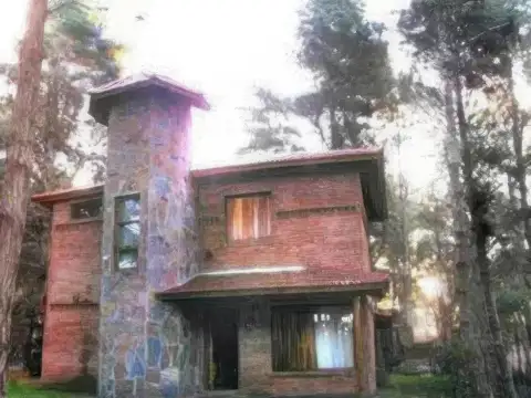 Casa en venta - 2 Dormitorios 2 Baños - 100 mts2 - Costa Del Este