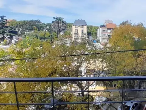 Departamento 5 ambientes con 2 baños