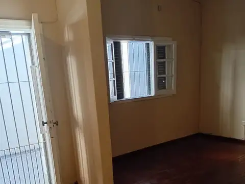Depto Tipo Casa en Alquiler en Lanus Oeste, $ 760.000