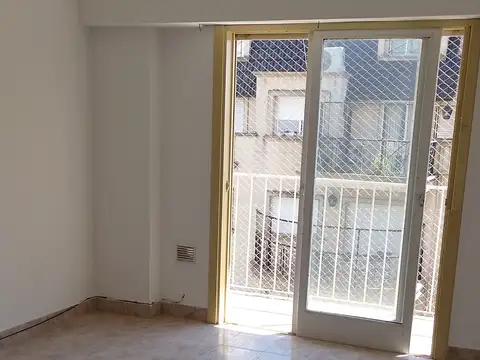 Departamento en Alquiler en Ramos Mejia, $ 640.000