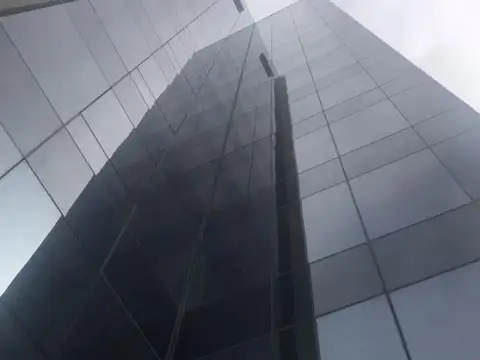 Oficina 35 m2 c/ cochera en Edificio Torre FRANCISCO H. - S.Justo (Ctro)