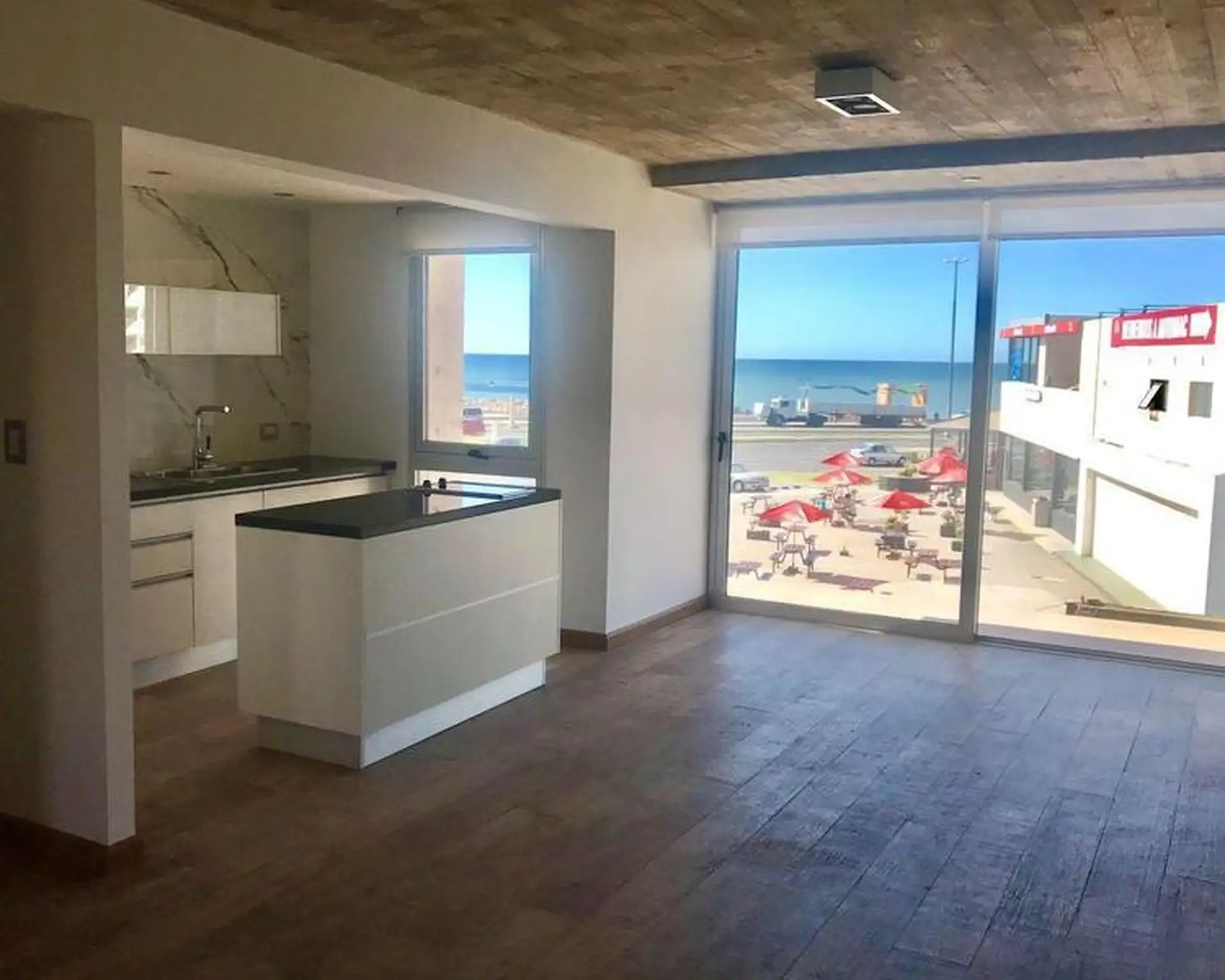 DOS AMBIENTES CON VISTA AL MAR
