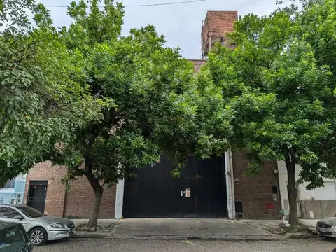 Venta Galpón 1200 m2 Cubiertos Chacarita