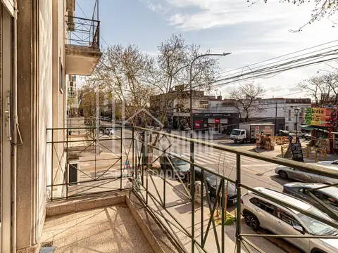 Excelente PH 3 amb al frente con Terraza Propia