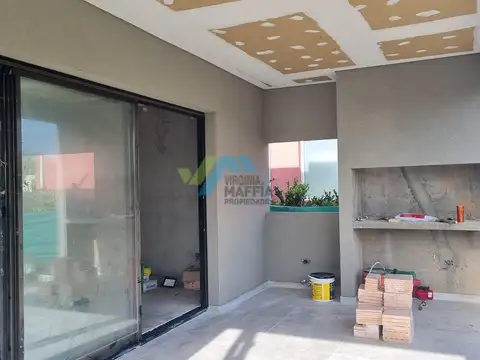 Casa Chalet  en Venta en Santa Lucia, Pilar del Este, Pilar
