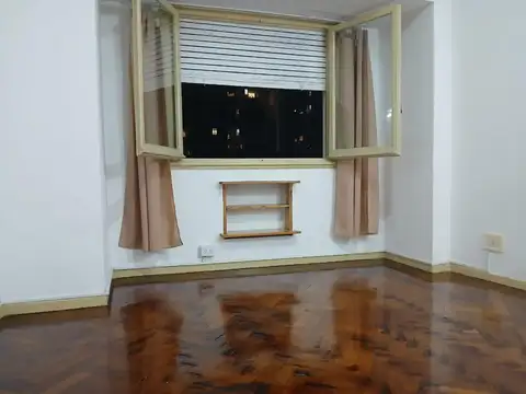 ALQUILER UN AMBIENTE CON PATIO AL FTE.HUMAHUACA AL 3400