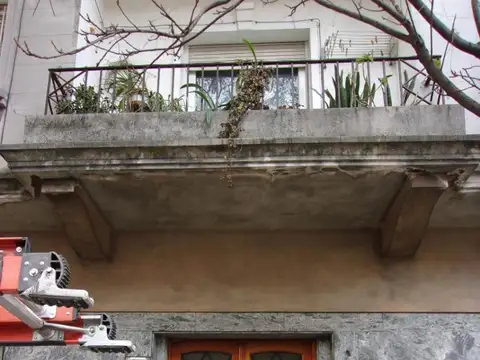 ALQUILER UN AMBIENTE CON PATIO AL FTE.HUMAHUACA AL 3400