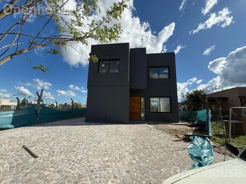 Casa en Venta en Pilar del Este - San Ramon - 4 dormitorios