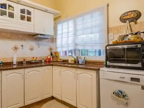 Casa 6 ambientes con 3 baños