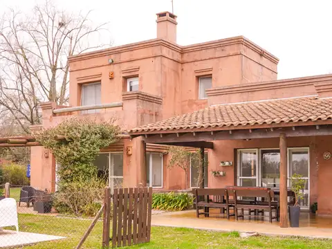 Casa 5 ambientes en venta con pileta, Club de Campo San Francisco, Manzanares - Pilar