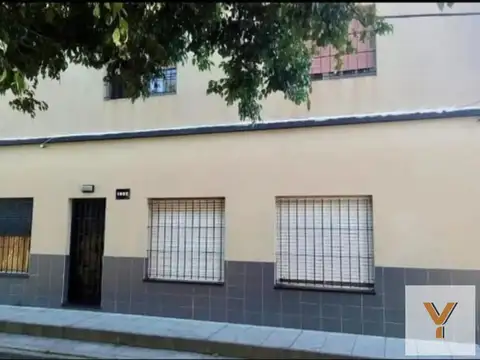 Casa en venta - 3 Dormitorios 2 Baños - Cochera - 207Mts2 - Banfield