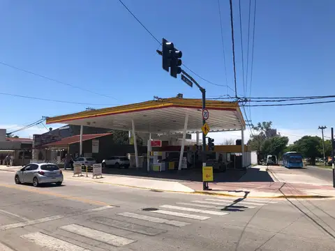 Estación de Servicios en Venta con Bar/Minimarket 