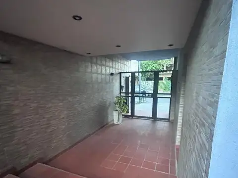 MONOAMBIENTE AL FRENTE PLANTA BAJA - 50 M PLAZA HURLINGHAM