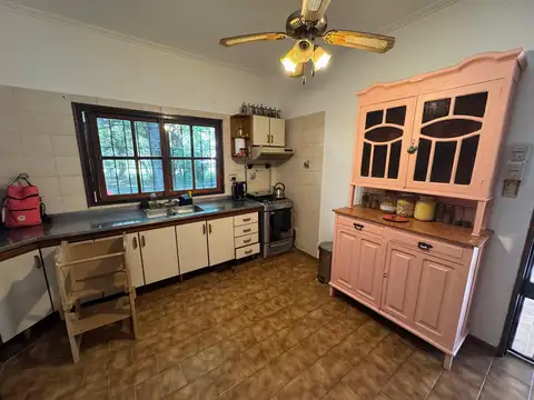 Casa en Alquiler con 2 cocheras