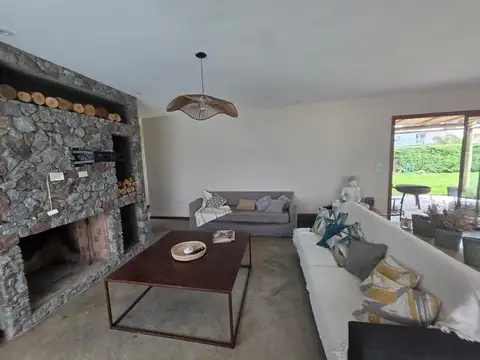 Casa en Alquiler de 3 dormitorios