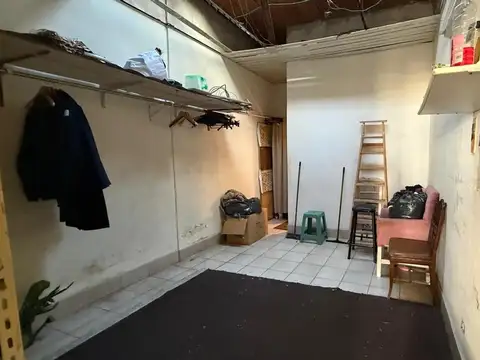 Local en Alquiler en Barrio Naón, $ 700.000