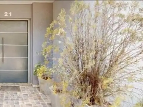 Casa en Venta en Club Miralagos, USD 265.000